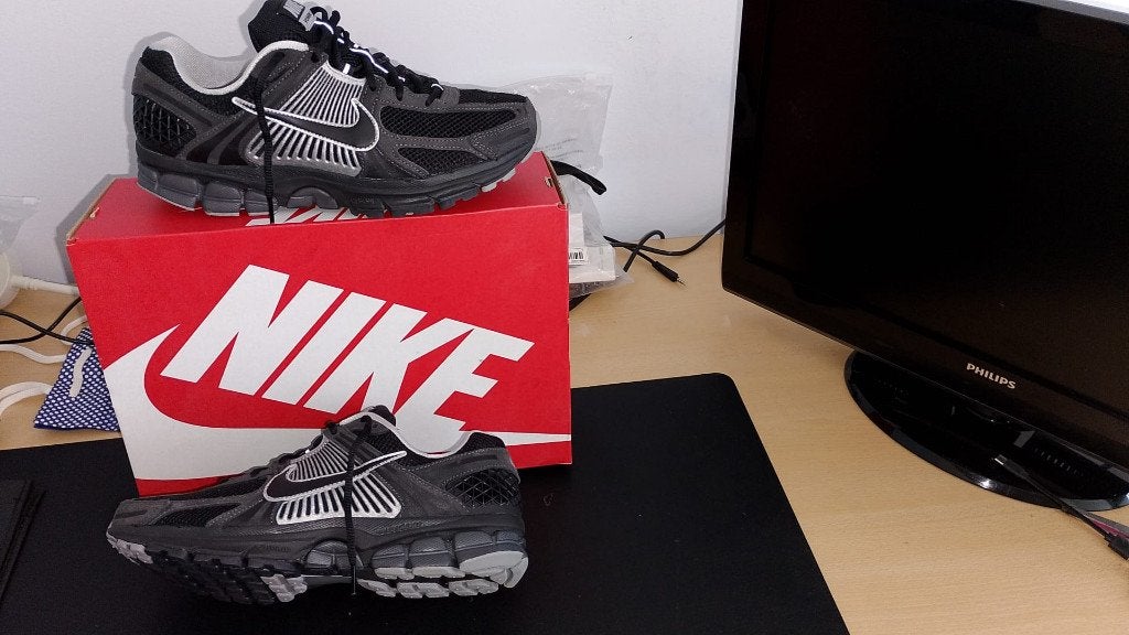Nike ZOOM VOMERO 5   Maat: 42,5, Nike, Nieuw, Ophalen of Verzenden, Sportschoenen