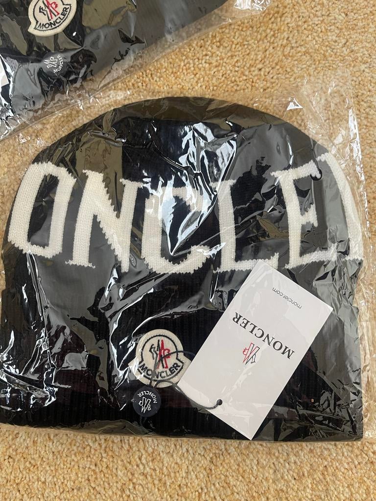 Moncler Muts Zwart - Nieuw met labels, Ophalen of Verzenden, Nieuw, Muts
