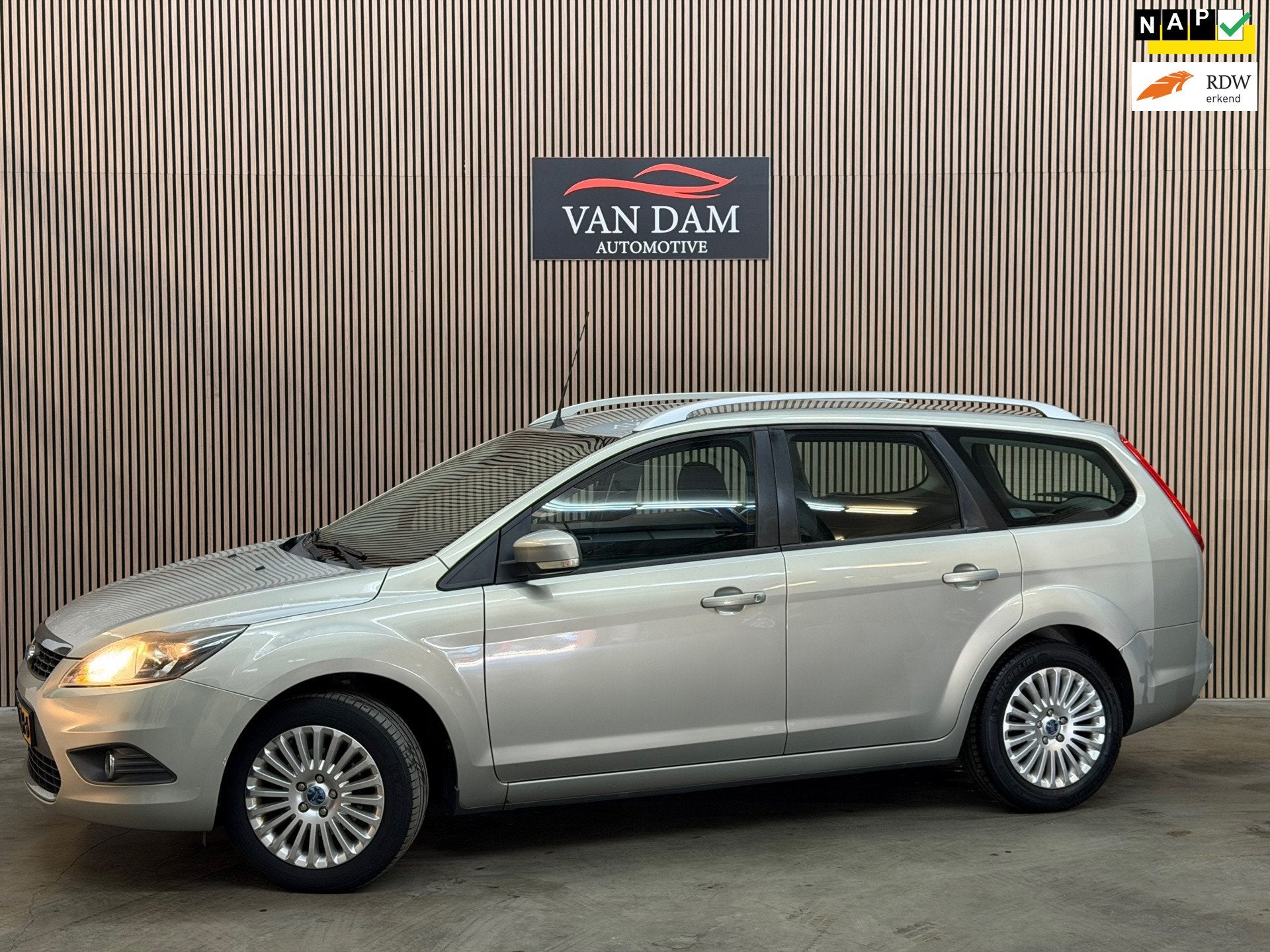 Ford Focus Wagon 1.8 Titanium Flexi Fuel 2009 NAP CRUISE NAV, Auto's, Gebruikt, Zwart, 4 cilinders, Overige brandstoffen