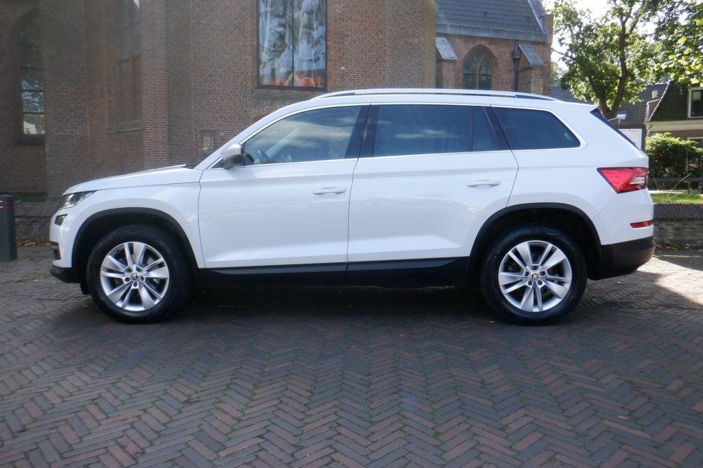 Skoda Kodiaq 1.5 TSI 150pk DSG- (bj 2019, automaat), Auto's, Euro 6, 4 cilinders, 7 stoelen, Wit