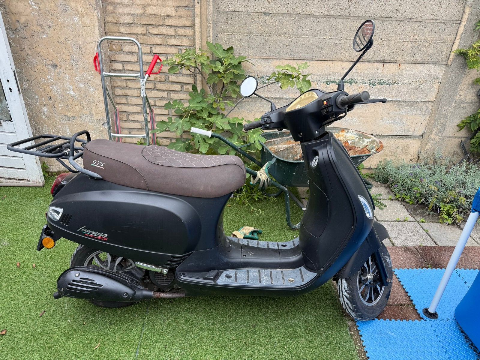 GTS Toscana 4-takt scooter met geel kenteken, Ophalen, Gebruikt, Maximaal 45 km/u, Benzine