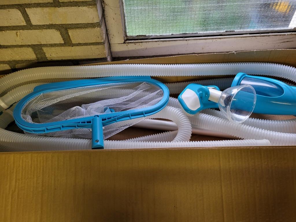 Schoonmaak set zwembad en schoonhoud spullen, Ophalen