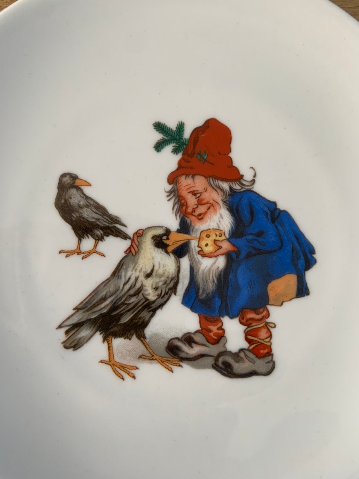 Kabouter met kraaien roeken raven ? Ontbijtbordje formaat, Ophalen of Verzenden