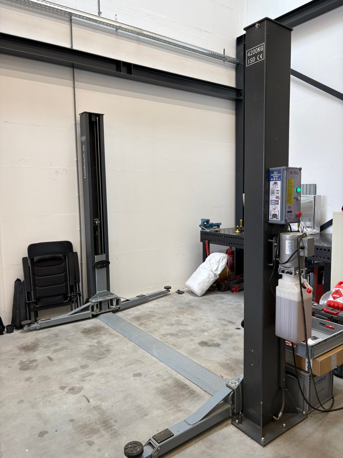 Zo goed als nieuwe Twin Busch 2-koloms hefbrug 4200KG, Auto diversen, Autogereedschap, Ophalen, Zo goed als nieuw