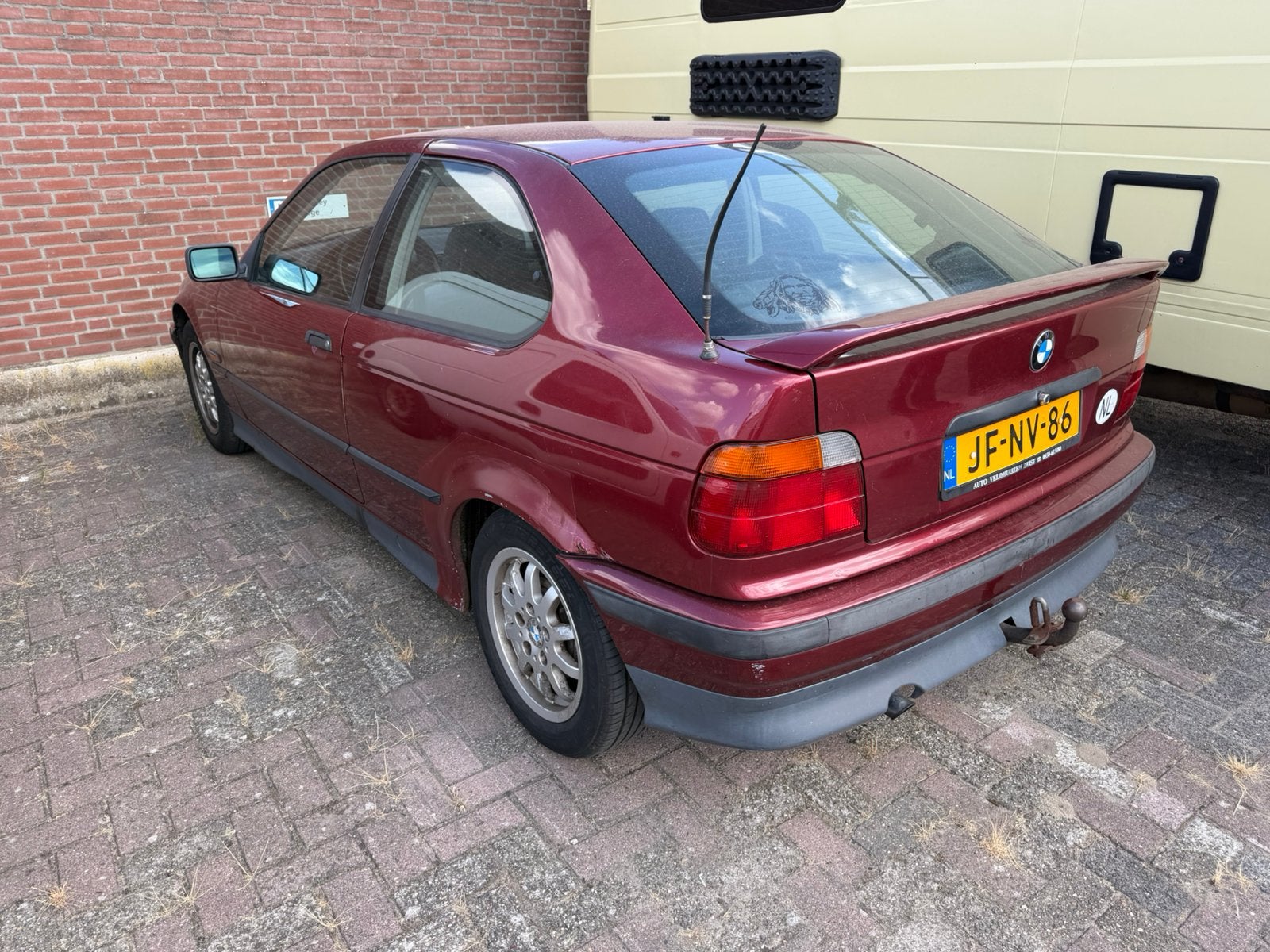 BMW 3-Serie 1.6 I 316 Compact E2 1994 Rood 10-26 APK E36, Auto's, BMW, Euro 2, 1596 cc, 4 cilinders, Handgeschakeld