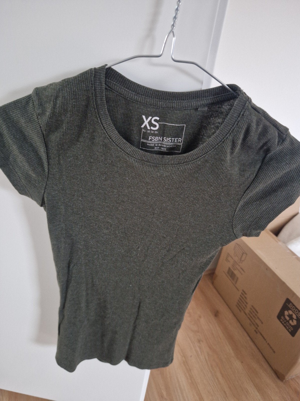 FSBN Sister donkergroen geribbeld T-shirt maat XS, Ophalen of Verzenden, FSBN Sister, Korte mouw, Maat 34 (XS) of kleiner