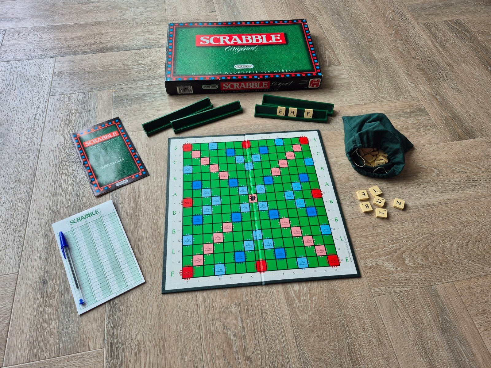 Scrabble Original, familie bordspel. Nederlandse editie, Hobby en Vrije tijd, Gezelschapsspellen | Bordspellen, Ophalen of Verzenden