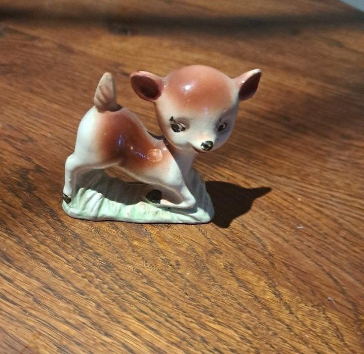 oud beeldje bambi, Verzamelen, Beelden en Beeldjes, Verzenden, Zo goed als nieuw, Mens