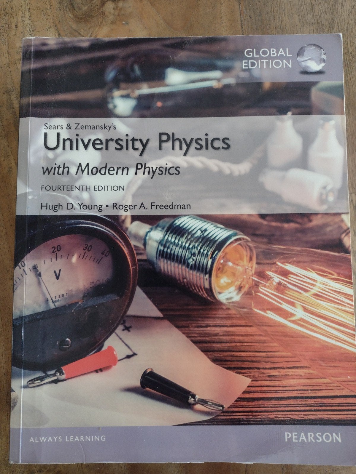 University Physics, Ophalen of Verzenden, Beta, Gelezen, WO