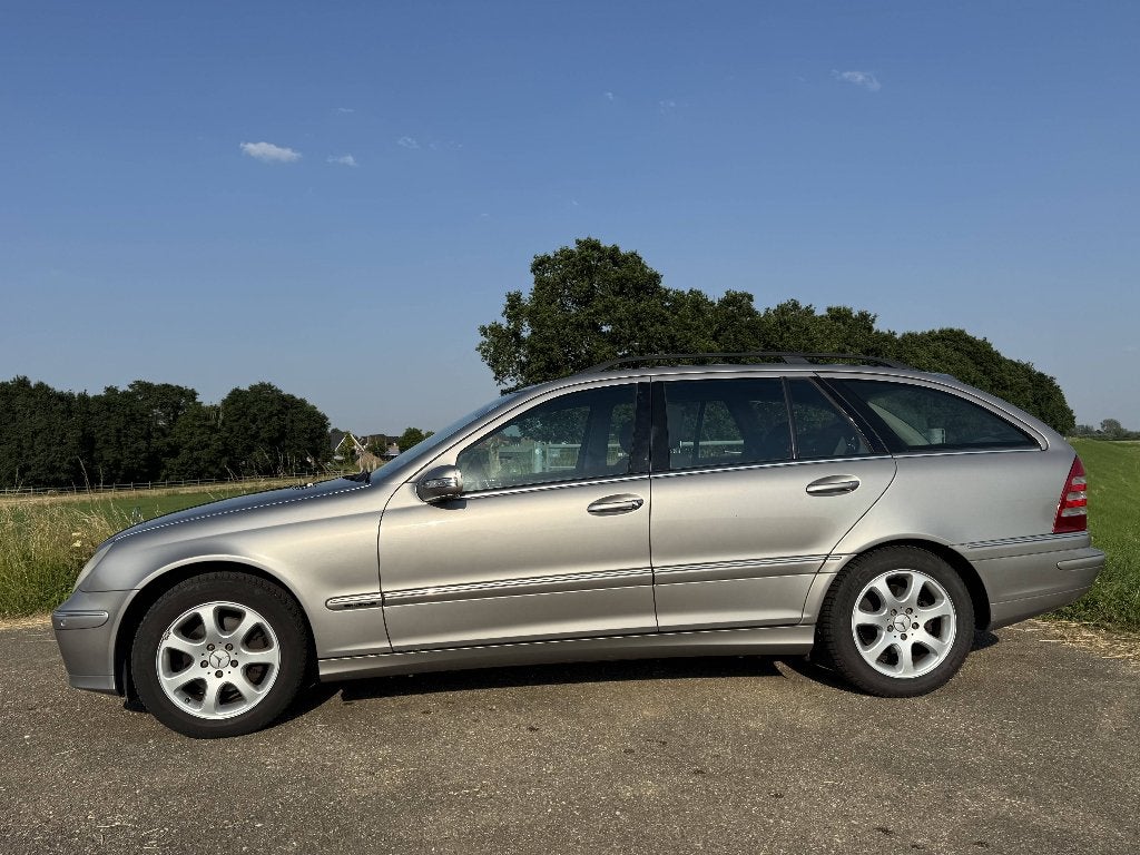 Mercedes-Benz C-Klasse C200 Kompr Combi AUT 2005 W203, Auto's, Mercedes-Benz, Automaat, Zwart, 4 cilinders, 1796 cc