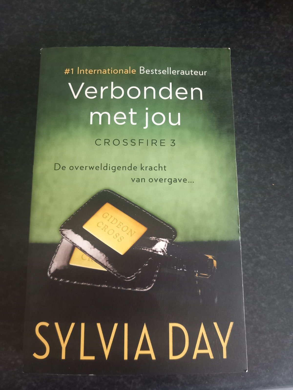 Verbonden met jou - Crossfire 3 - Sylvia Day, Ophalen of Verzenden, Zo goed als nieuw, Sylvia Day, Nederland