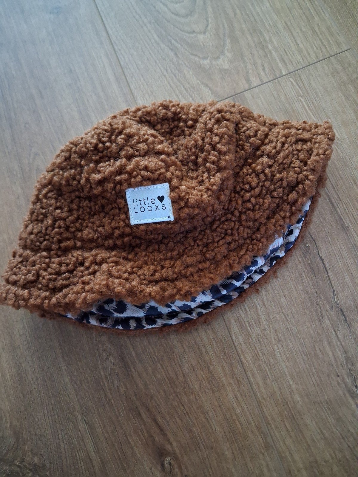 Muts/hoedje. 2 kanten draagbaar, Little Looxs., Meisje, Hoed, Ophalen of Verzenden, Zo goed als nieuw