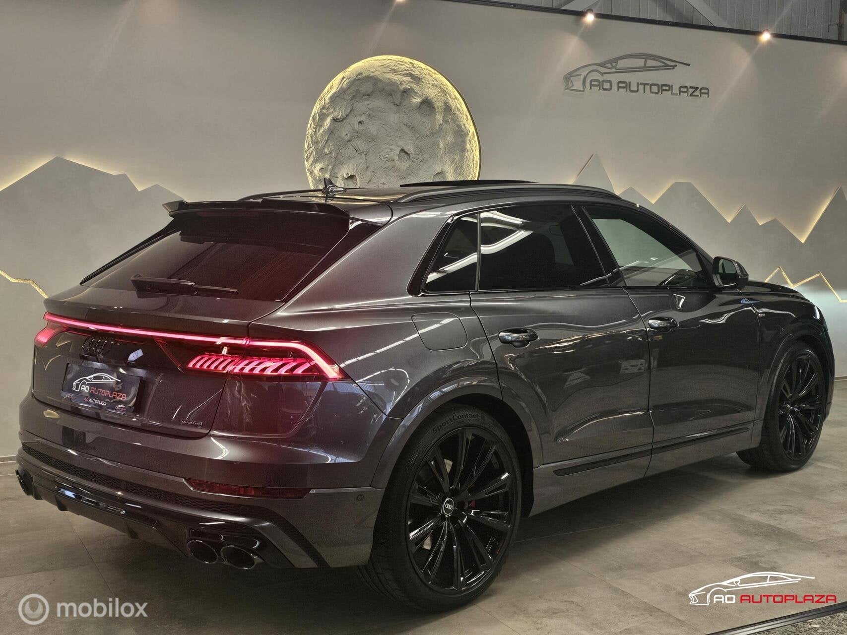 Audi Q8 55 TFSI e quattro 3x S-line Panorama/B&O Advanced/Lu, Auto's, Audi, Automaat, 2995 cc, Automatische klimaatregeling, Bedrijf