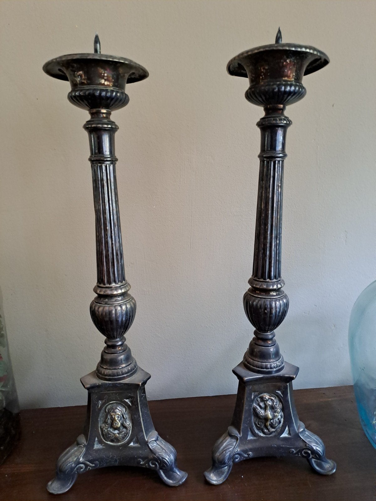 Antieke kandelaars, vermoedelijk koper of brons, Antiek en Kunst, Ophalen of Verzenden, Koper of Brons