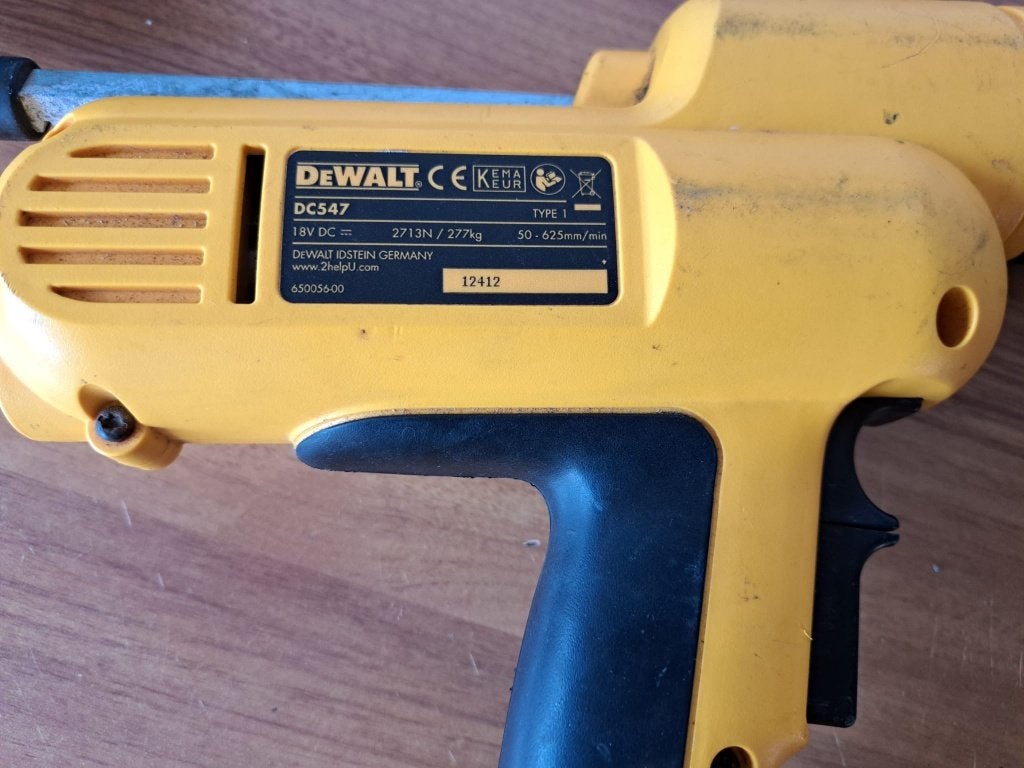 DeWalt kitpistool (DC547), Ophalen, Gebruikt