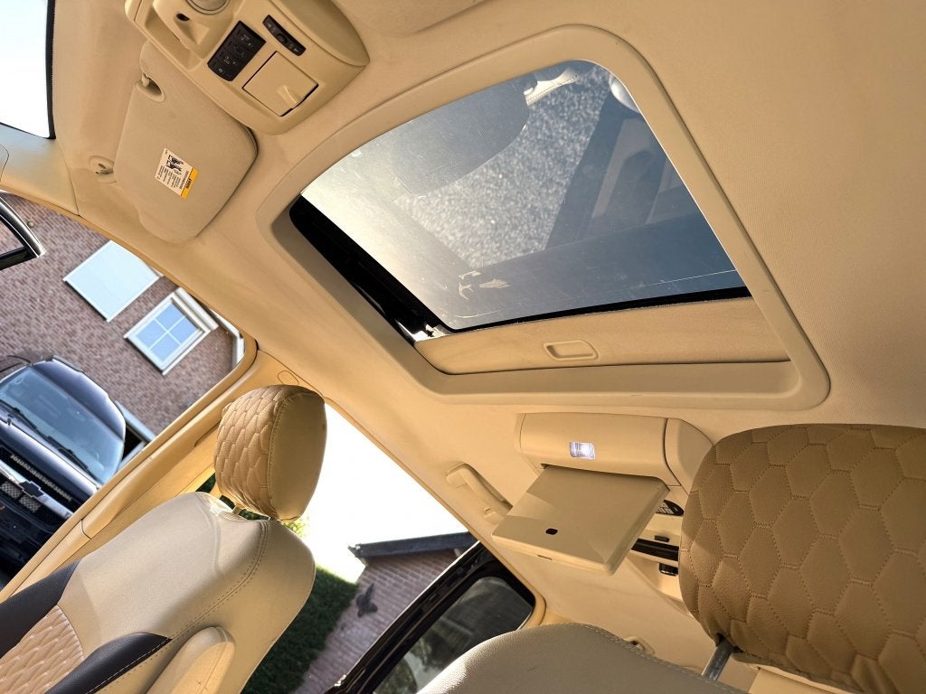 Chrysler Grand Voyager 4.0 V6 LIMITED VIP OPEN-DAK J.DAIMLER, Gebruikt, Beige, Grand Voyager, 7 stoelen