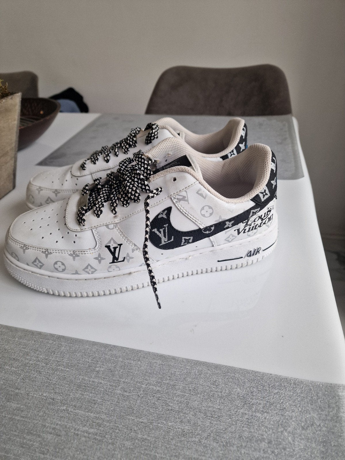 Nike Air Force 1 Low Louis Vuitton Custom Sneakers, Ophalen of Verzenden, Gedragen, Wit