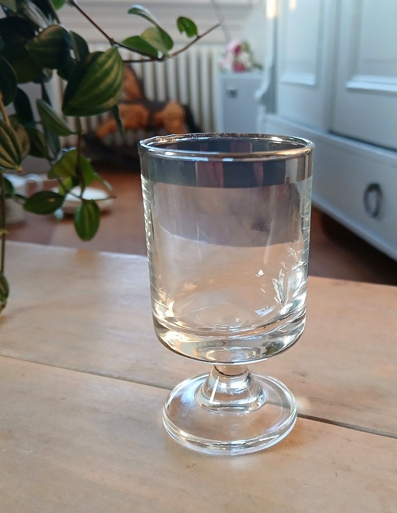 Vintage borrelglas - likeurglas - zilveren randje, Verzamelen, Ophalen of Verzenden, Gebruikt, Borrel- of Shotglas