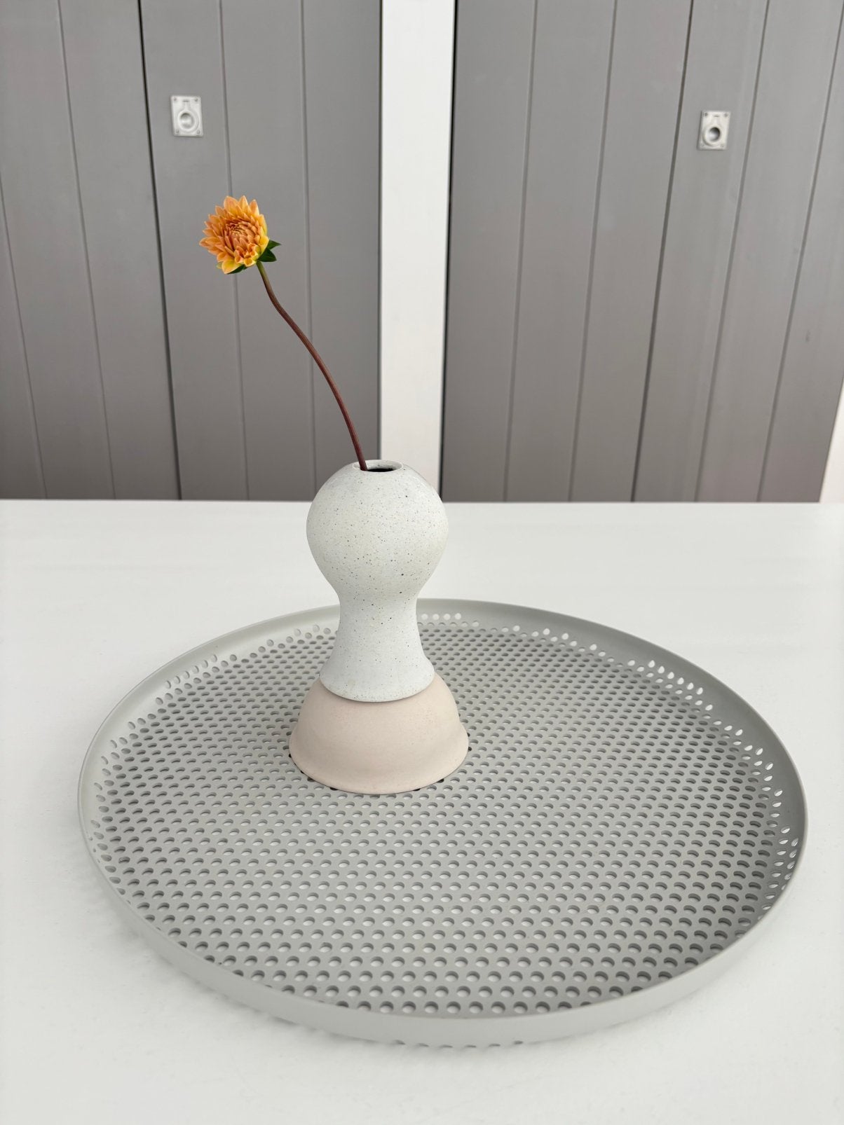 Vaasje ‘stapel op’ vsn Elke Peters, 12 cm, Handgemaakt, Wit, Ophalen of Verzenden