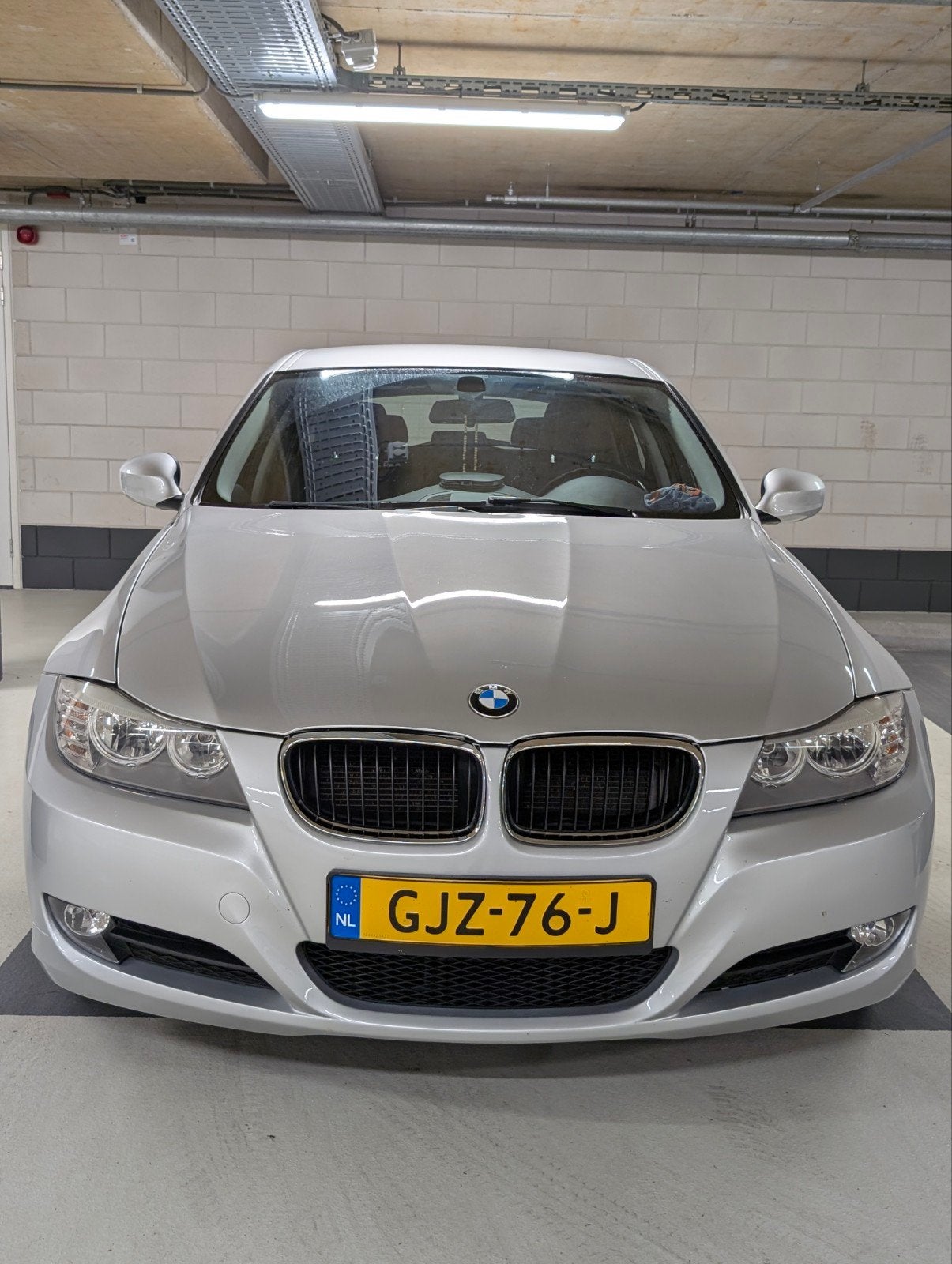 BMW 3-Serie 2.0 318 I Touring 2010 Grijs, Achterwielaandrijving, Stationwagon, Handgeschakeld, Particulier