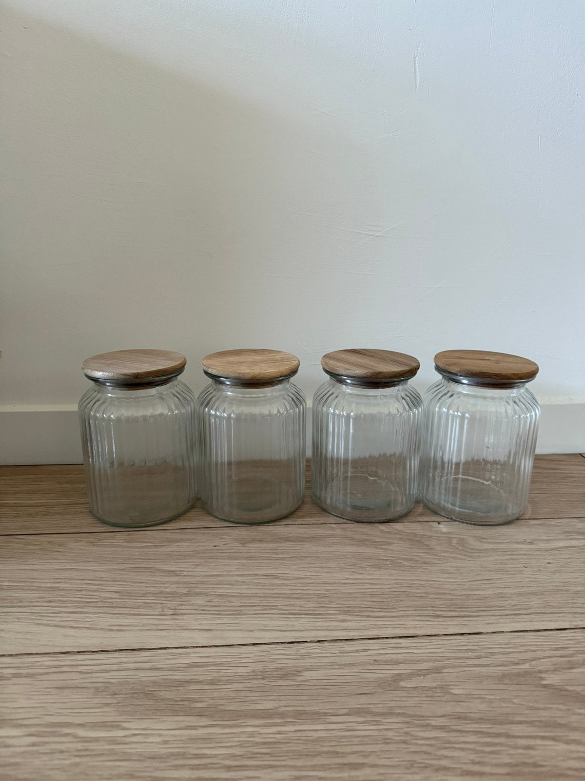Voorraadpotten ribbel glas met licht hout, Huis en Inrichting, Voorraadpot, Ophalen, Zo goed als nieuw, Glas