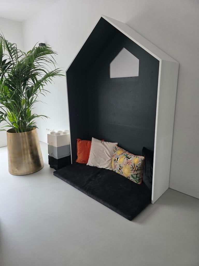 Speelhuisje/Leeshoekje met kussens en mat - Ook als bureau, Ophalen of Verzenden, Zo goed als nieuw, Hout