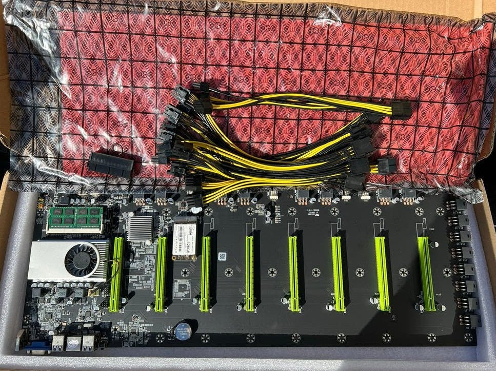 Moederbord voor Crypto Mining - 8 GPU Slots, 128GB SSD, 4GB, Computers en Software, Ophalen of Verzenden, Nieuw, DDR3