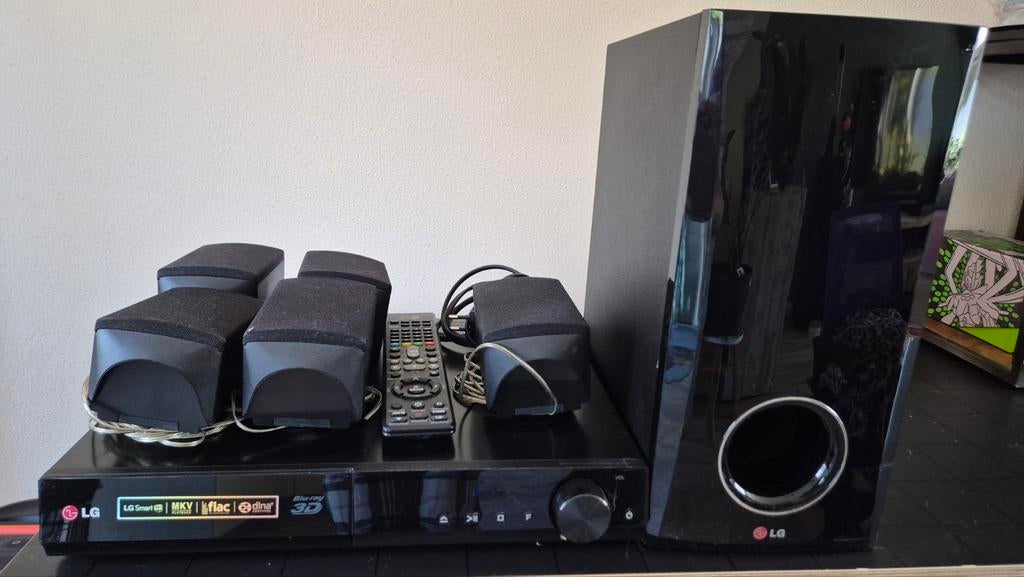 LG Blu-ray 3D Home Cinema Set met 5.1 Speakers, Gebruikt, Blu-ray-speler, 70 watt of meer, 5.1-systeem