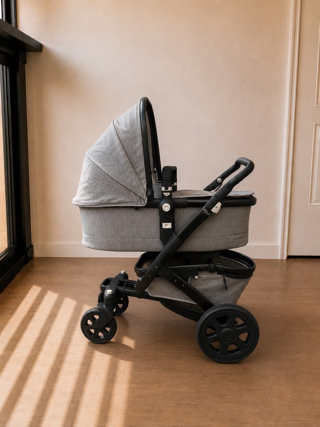 Zwart/Grijze Joolz Geo 2 Combi Kinderwagen, Kinderen en Baby's, Kinderwagens en Combinaties, Zo goed als nieuw, Combiwagen, Verstelbare duwstang