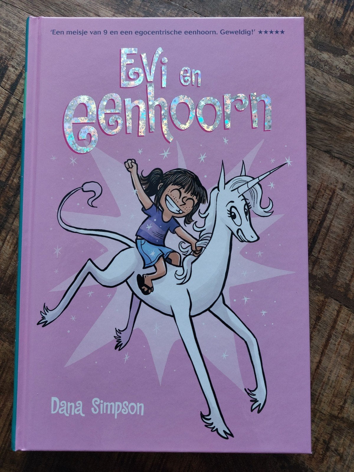 Dana Simpson - Evi en eenhoorn, Boeken, Eén stripboek, Dana Simpson, Ophalen of Verzenden, Zo goed als nieuw