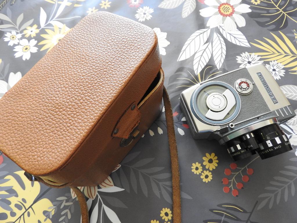 Vintage - Filmacamera Yashica 8-EIII - Met koffer, Ophalen of Verzenden, Gebruikt, Compact, Canon