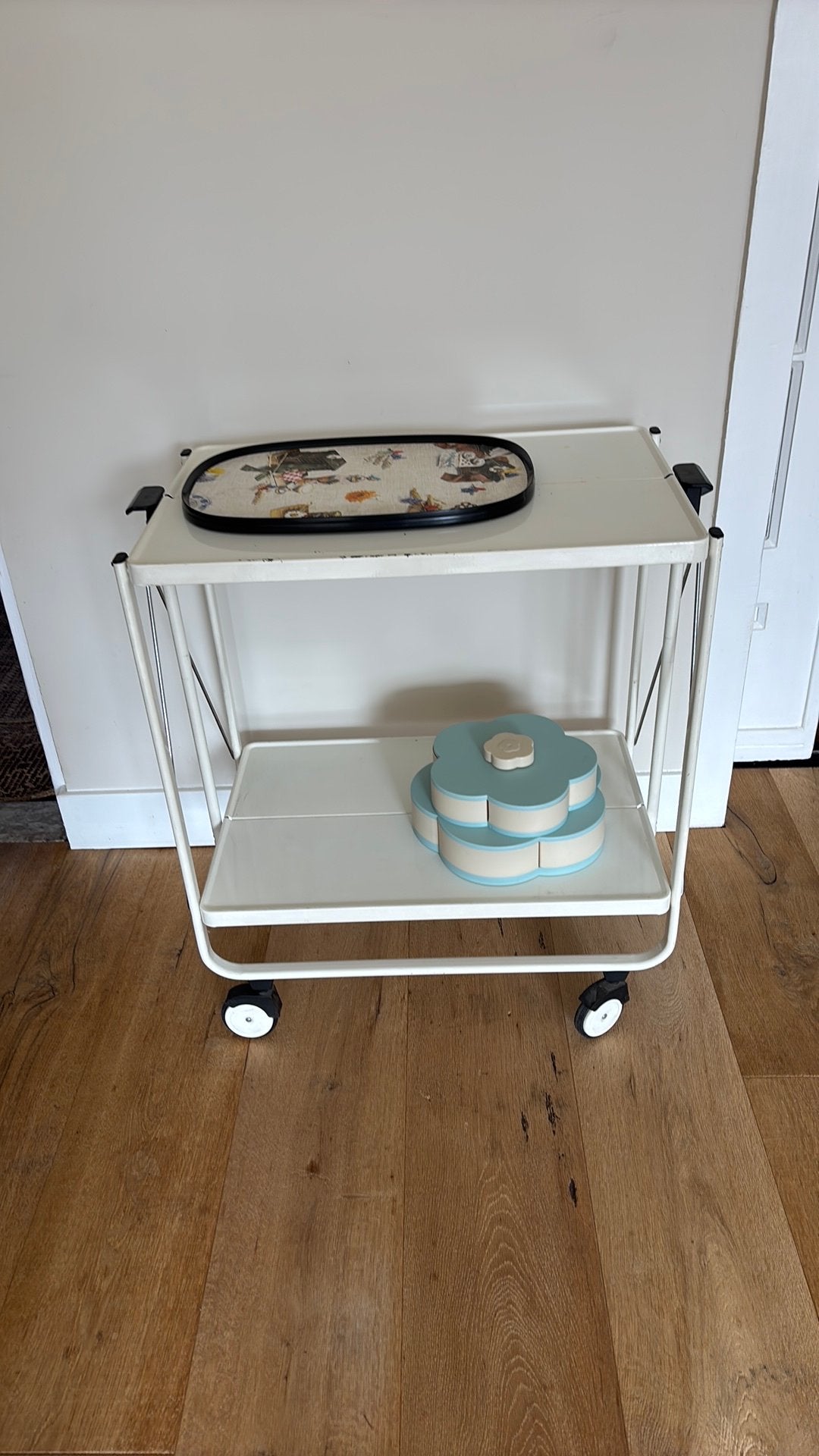 Vintage Retro inklapbare trolley emaille jaren 50, Overige materialen, Minder dan 55 cm, Ophalen of Verzenden, Zo goed als nieuw