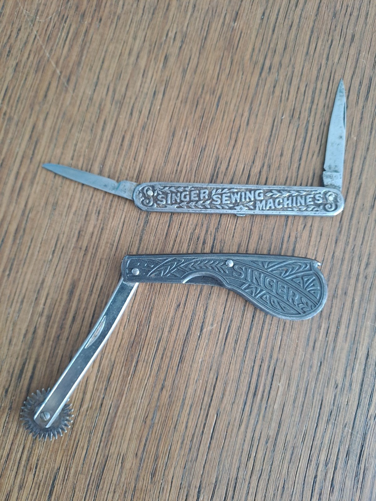 Singer radeerwieltje en zakmes, Ophalen of Verzenden