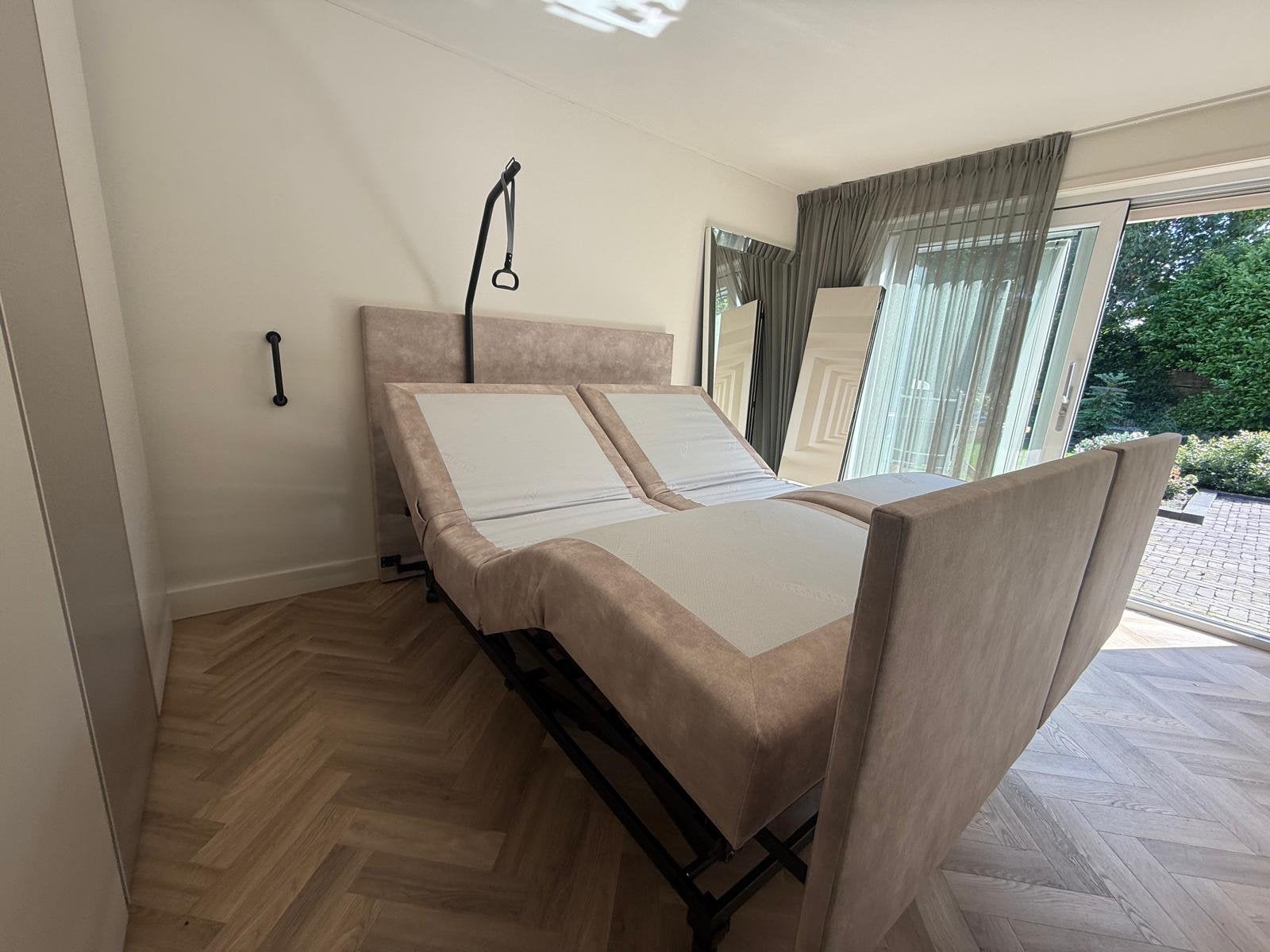 Foto 6 van Hoog laag bed/boxspring/seniorenbed/ seniorenbed hoog laag
