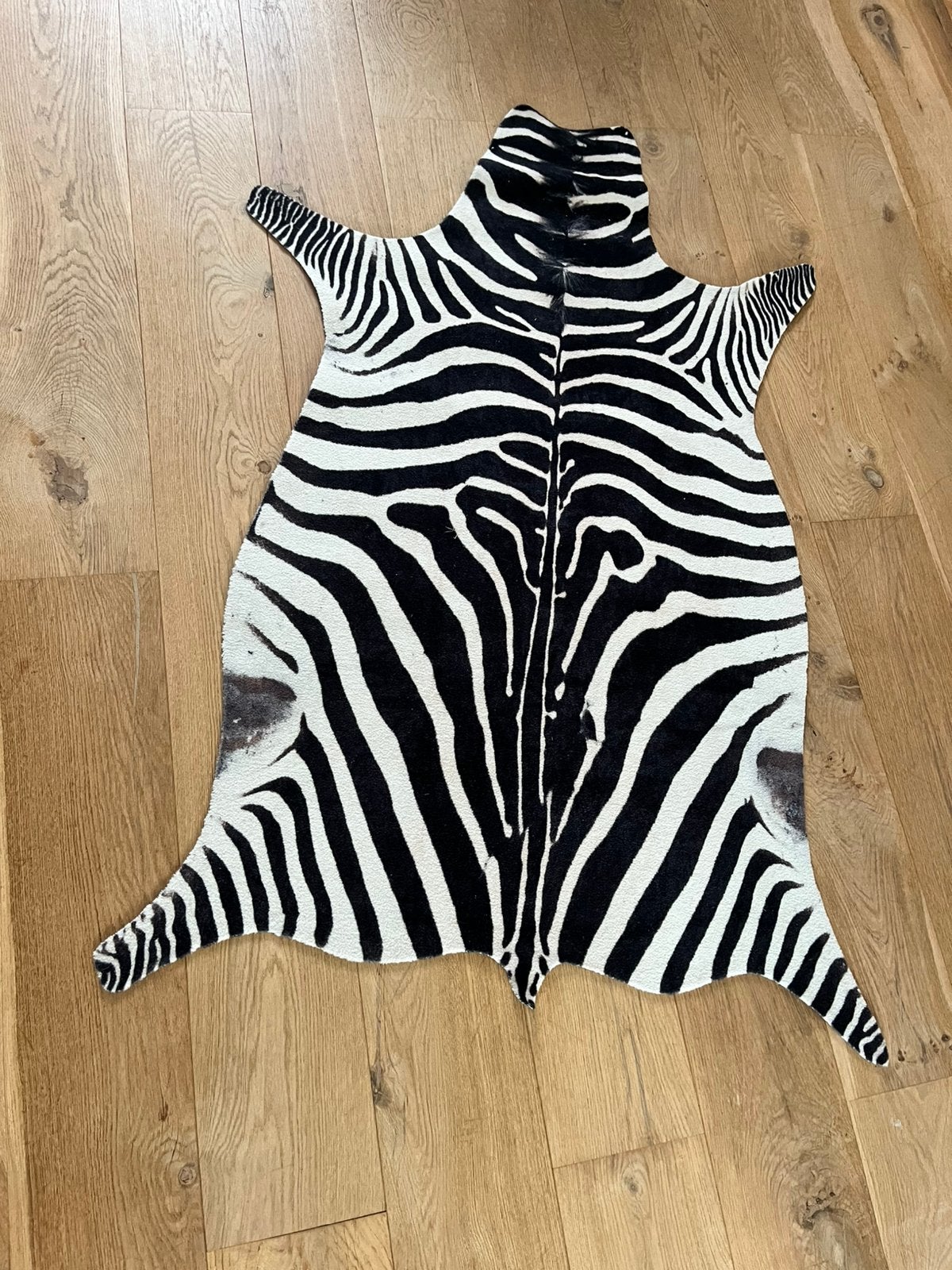 Zebra vloerkleed, 100 tot 150 cm, Ophalen of Verzenden, Zo goed als nieuw, 150 tot 200 cm