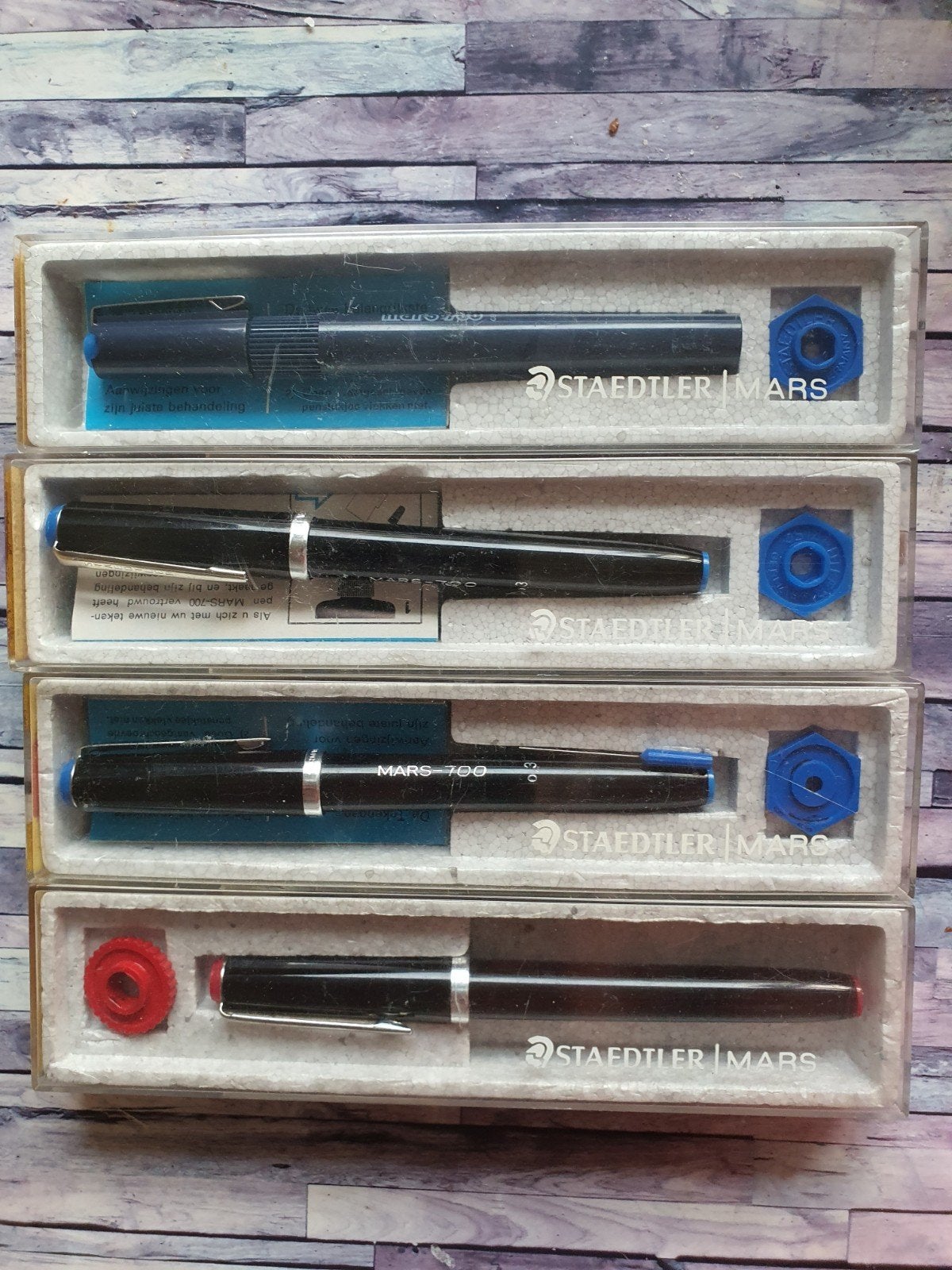 Vintage Staedtler Mars Tekenpennen Set - Nieuw in Doos, Overige merken, Nieuw, Met doosje, Ophalen of Verzenden