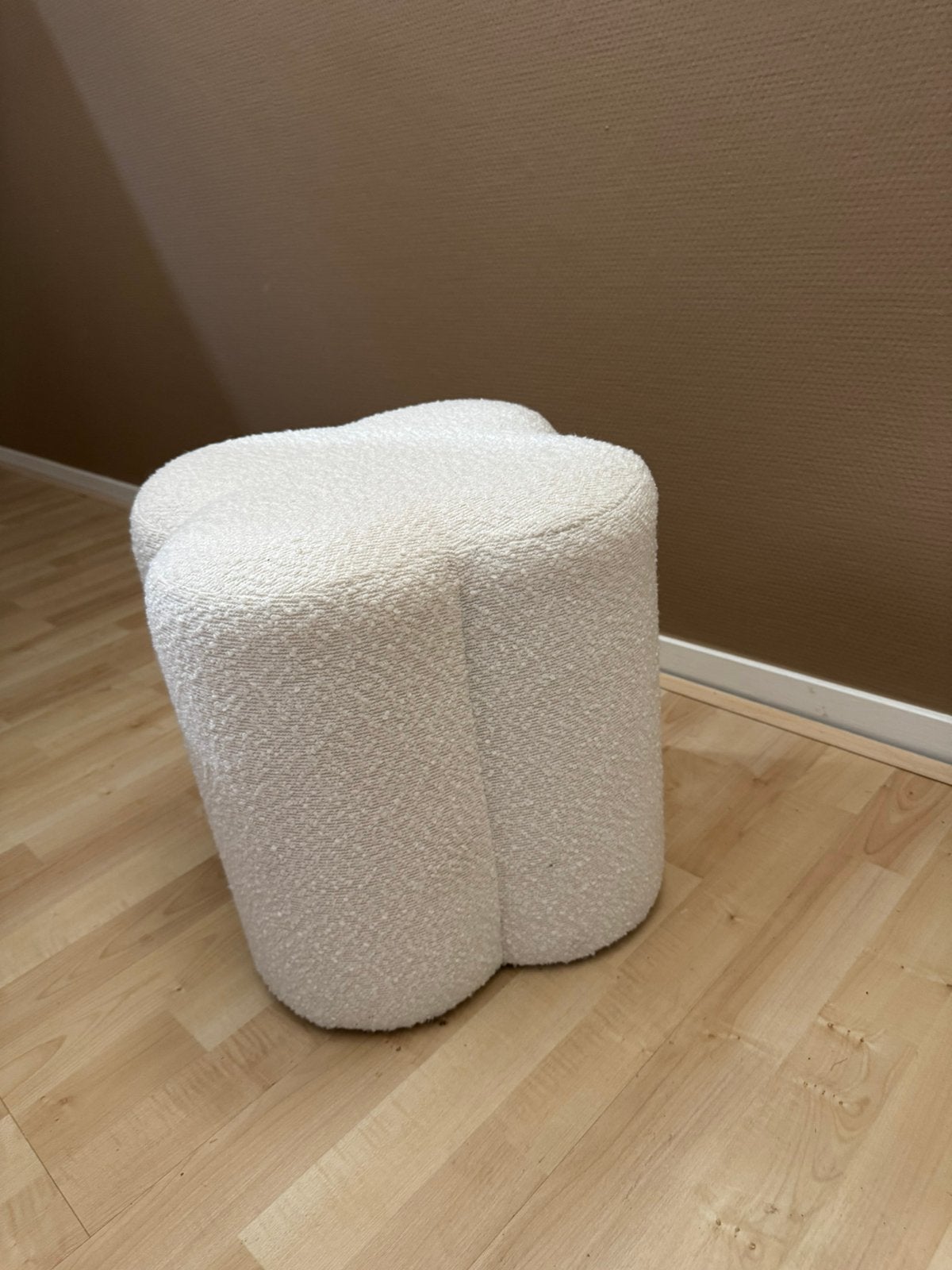 Poed creme boucle stof, Ophalen, Rechthoekig, Stof, 125 cm of meer