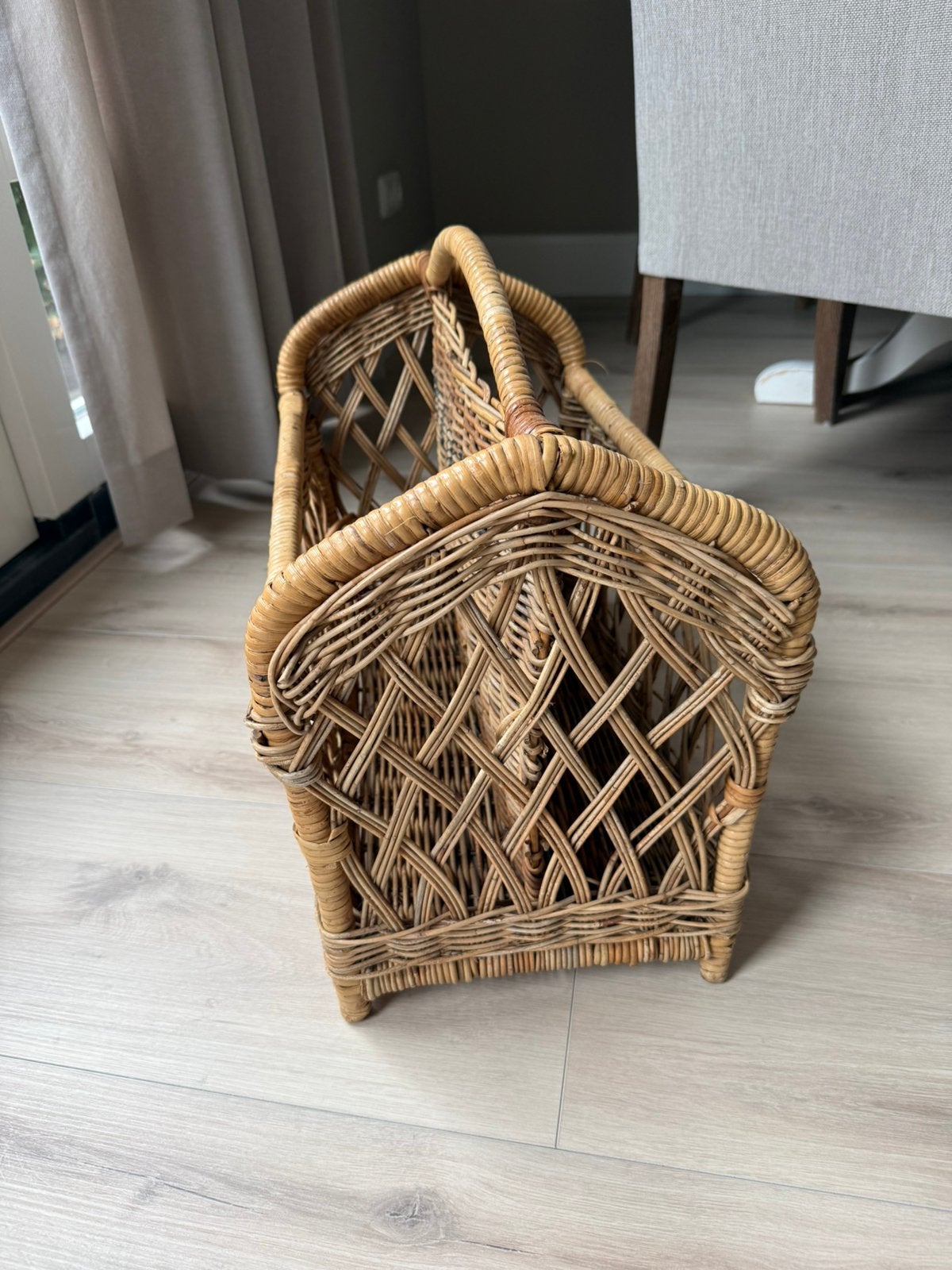 Riviera Maison rieten kranten/magazine mand, Ophalen of Verzenden, Zo goed als nieuw