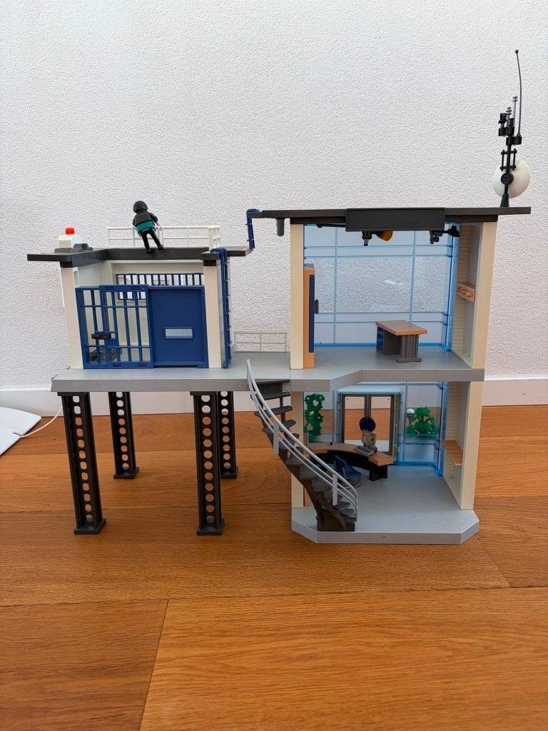 playmobil politiebureau 5182 + extra politie auto 5184, Complete set, Ophalen of Verzenden, Zo goed als nieuw, City action