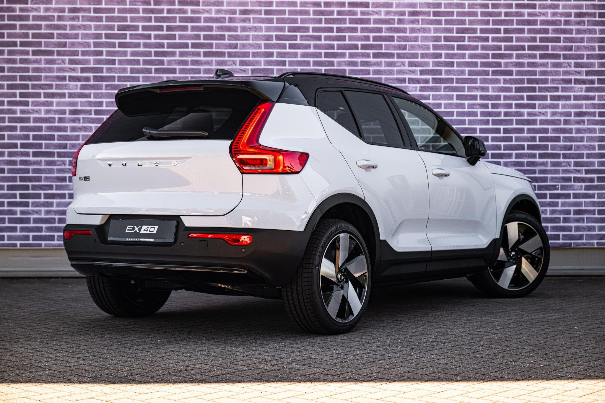 Volvo EX40 Single Motor Plus Europa 70 kWh | Adaptive Cruise, Auto's, Blauw, Origineel Nederlands, 420 min, SUV of Terreinwagen