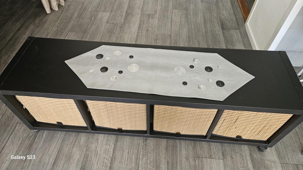 Kastje met mandjes, Dieren en Toebehoren, Hondenhokken, Ophalen, Zo goed als nieuw, 110 cm of meer, Minder dan 65 cm