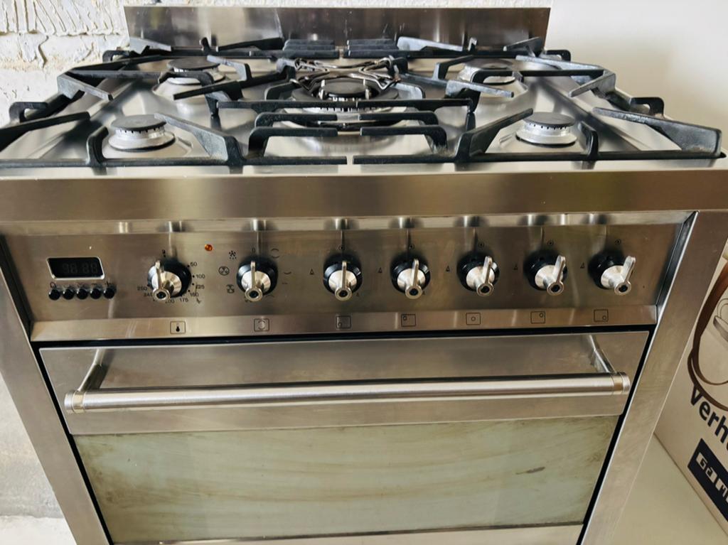 SMEG 5 pits fornuis met oven te koop, Witgoed en Apparatuur, Fornuizen, Ophalen, Gebruikt, 60 cm of meer, Gas