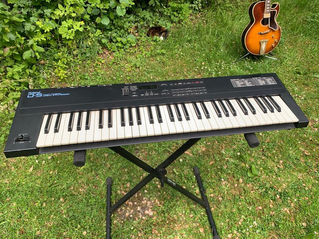 Roland D-5 Multi Timbral Linear Synthesizer, Ophalen of Verzenden, Gebruikt, Roland, Midi-aansluiting