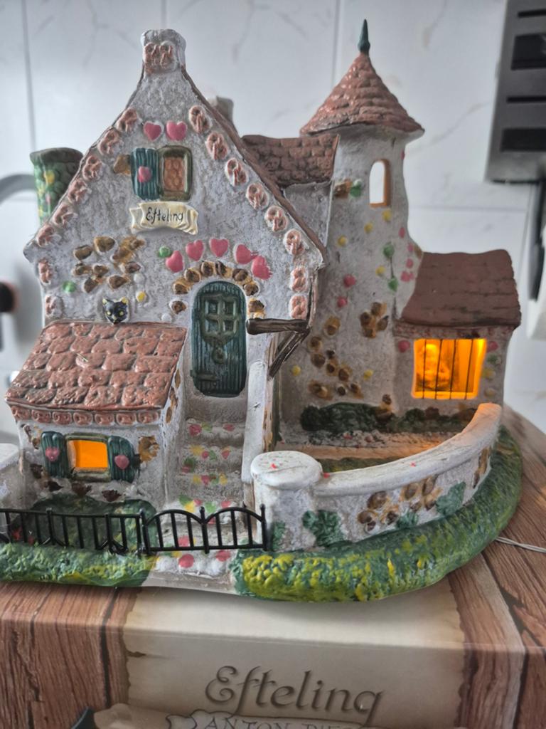 Z.G.A.N. Efteling Luville Huis van Hans en Grietje, Ophalen of Verzenden, Zo goed als nieuw, Beeldje of Poppetje