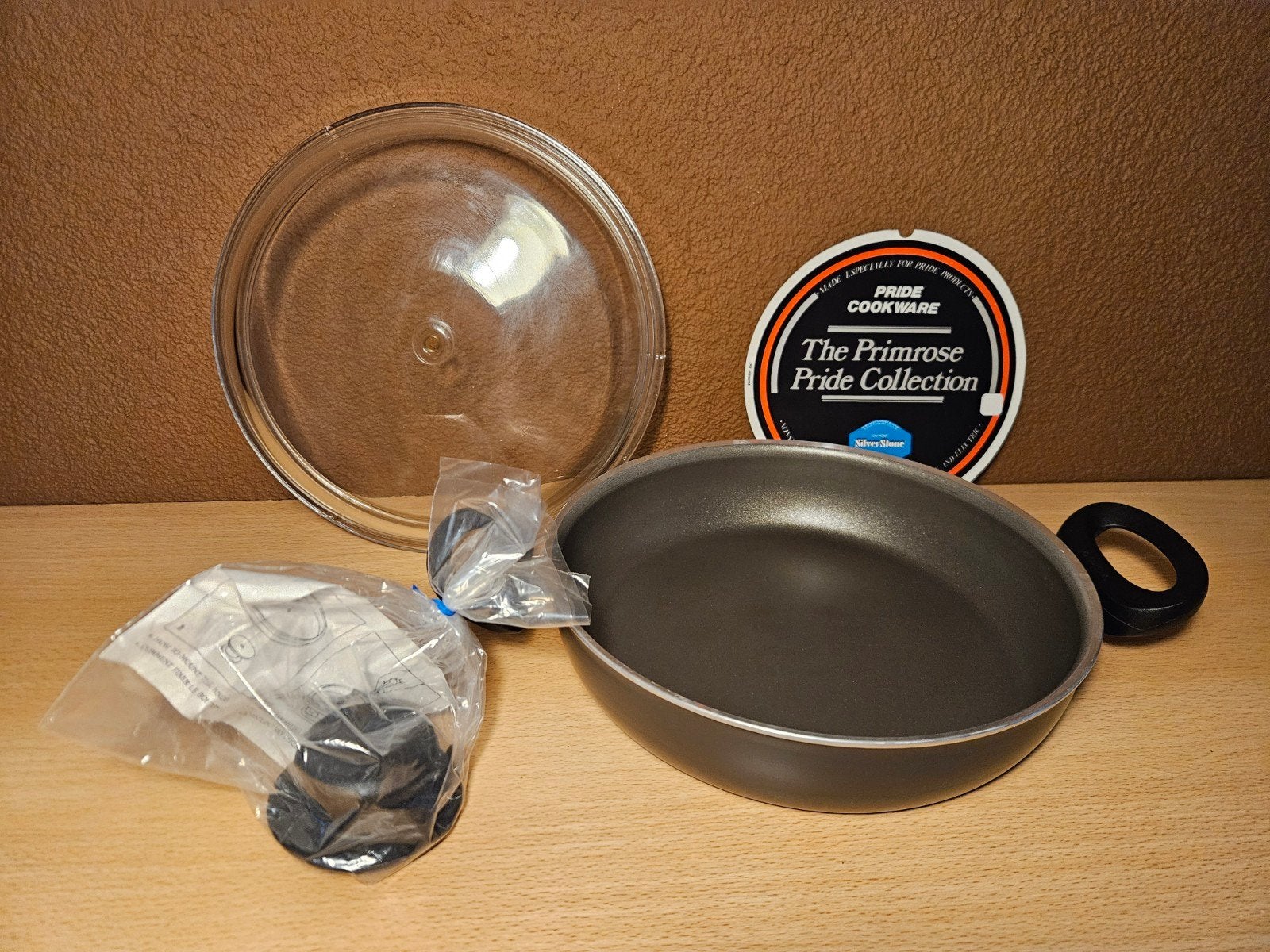Nieuwe silverstone pan met 2 handvaten met glazen deksel, Ophalen of Verzenden, Nieuw, Rvs