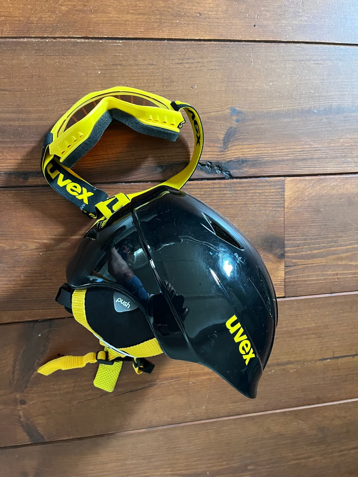 Uvex skihelm met skibril - Zwart/Geel (maat 52-54 cm), Gebruikt, Kleding, Skiën, Ophalen