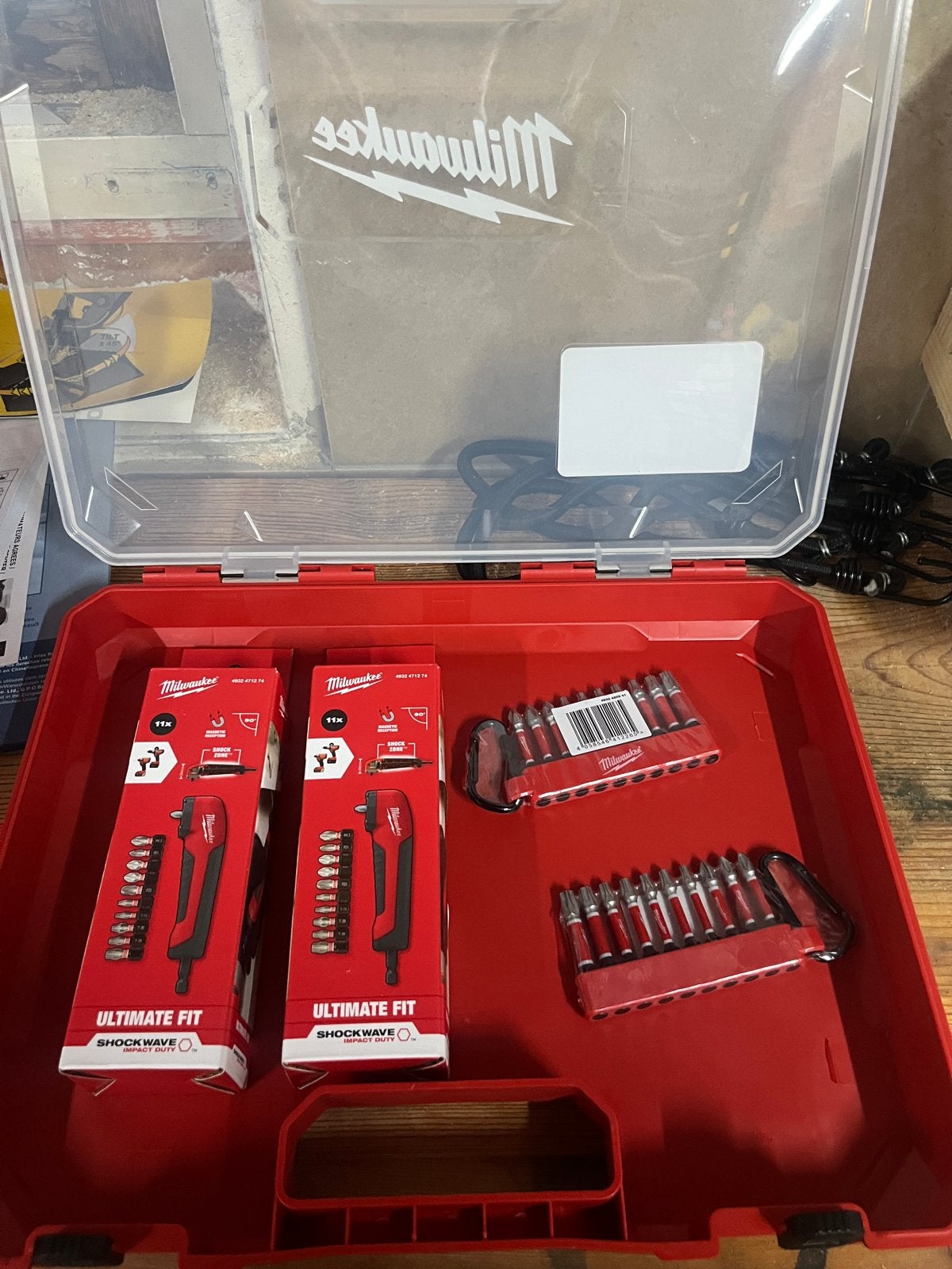 Milwaukee Bitset met 2 Haakse Bitdraaiers en Opbergkoffer, Doe-het-zelf en Verbouw, Gereedschap | Handgereedschap, Ophalen of Verzenden