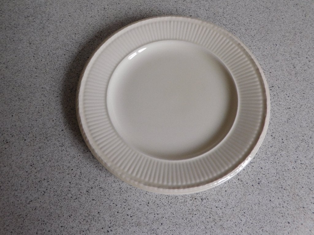Wedgwood Edme - Bord 21 cm, Ophalen of Verzenden, Zo goed als nieuw, Bord(en), Wedgwood