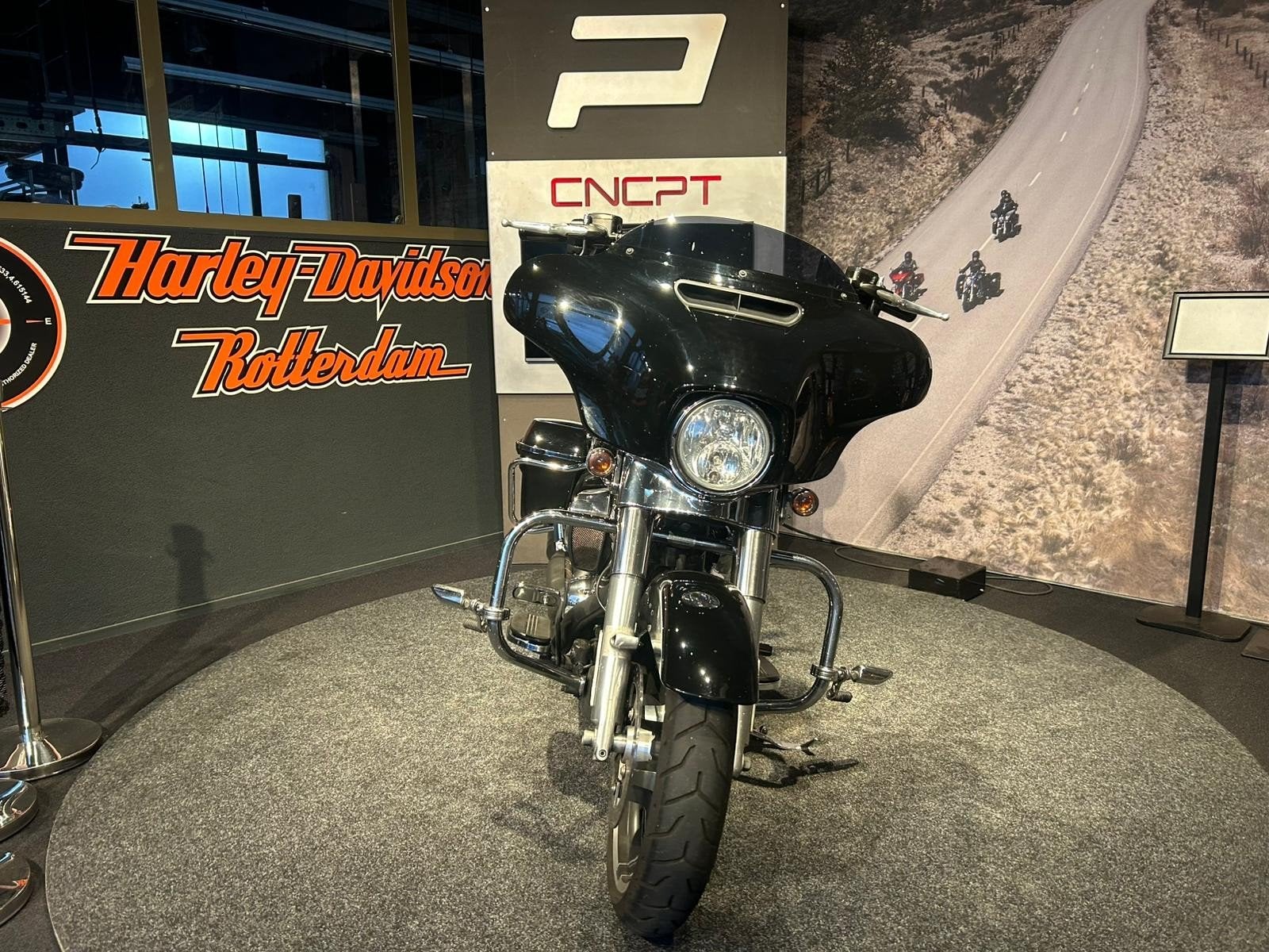 Harley-Davidson FLHX STREET GLIDE (bj 2018), Laan van Vredenoord 33
2289 DA  RIJSWIJK, NL, Bedrijf, Toermotor, Sales@harleydavidsonrotterdam.nl