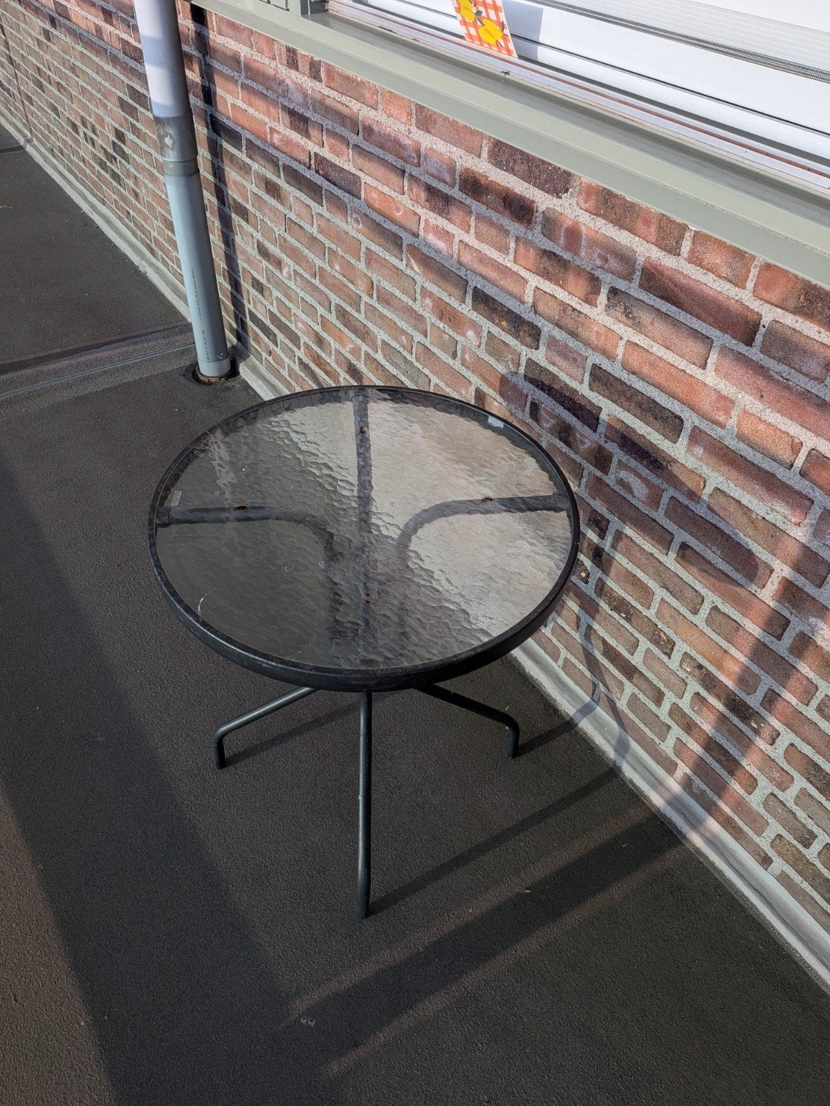 Ronde tuintafel met glazen blad, Tuin en Terras, Ophalen, Gebruikt, Rond, Metaal